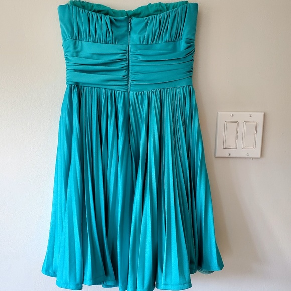 Y2K Sweetheart Pleated Strapless Dress - Picture 2 of 9
